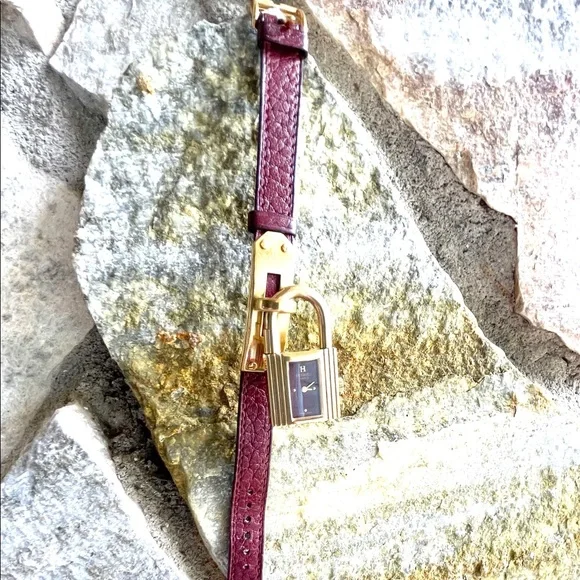 🍒Hermès Burgundy Kelly Watch